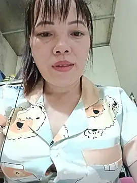 Snapshot of Sana-vn chatting on 06/10/26, 11:31 Sana-vn online show from 06/10/26, 11:31