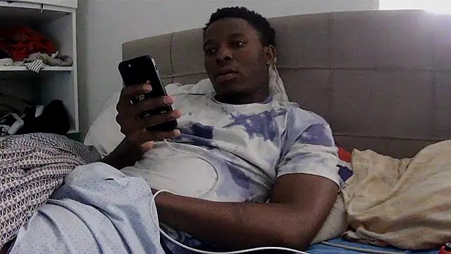 Snapshot of Bigchocco chatting on 04/13/26, 03:50 Bigchocco online show from 04/13/26, 03:50