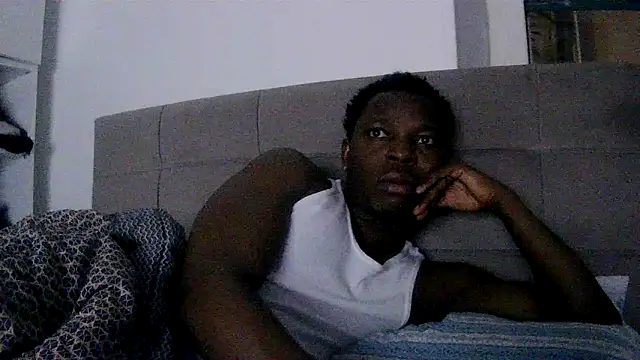 Snapshot of Bigchocco chatting on 04/20/26, 11:28 Bigchocco online show from 04/20/26, 11:28