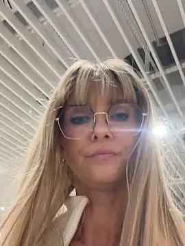 Snapshot of NaughtyNinky chatting on 01/16/26, 12:42 NaughtyNinky online show from 01/16/26, 12:42