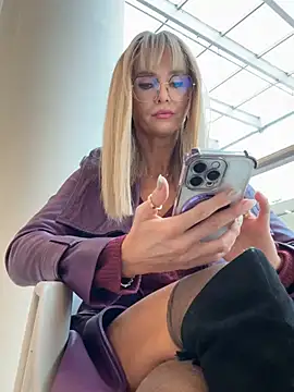 Snapshot of NaughtyNinky chatting on 02/19/26, 01:07 NaughtyNinky online show from 02/19/26, 01:07