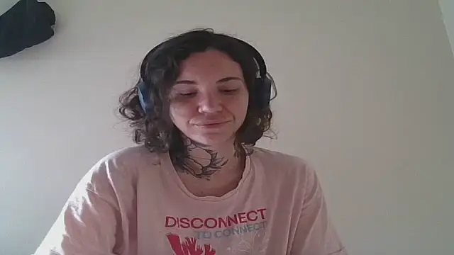 Snapshot of Dirty_Pink chatting on 04/22/26, 08:50 Dirty Pink online show from 04/22/26, 08:50