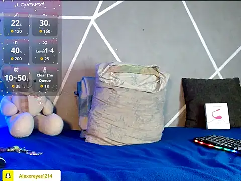 Snapshot of alexx_23cm chatting on 06/11/26, 05:05 alexx 23cm online show from 06/11/26, 05:05