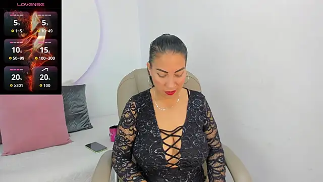 Snapshot of AmberJoyMilf chatting on 04/22/26, 12:07 AmberJoyMilf online show from 04/22/26, 12:07