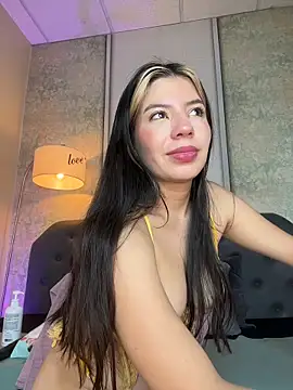 Snapshot of ShyDesireXXX chatting on 06/08/26, 09:37 ShyDesireXXX online show from 06/08/26, 09:37