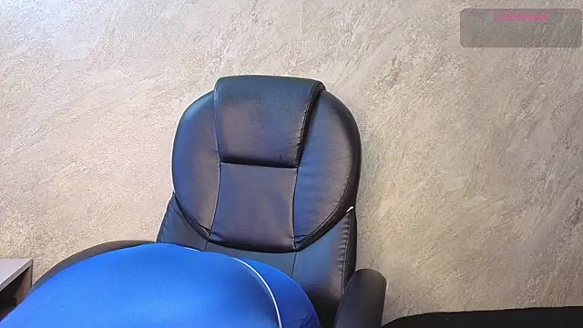 Snapshot of tanisha__lux chatting on 04/30/26, 04:41 tanisha lux online show from 04/30/26, 04:41