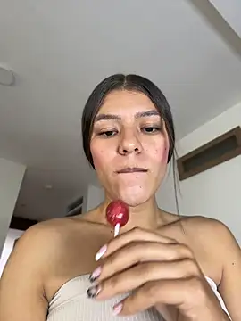 TaylorrHill online show from 07/17/26, 08:46