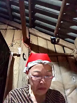 Snapshot of Agnes-baby chatting on 02/28/26, 01:12 Agnes-baby online show from 02/28/26, 01:12