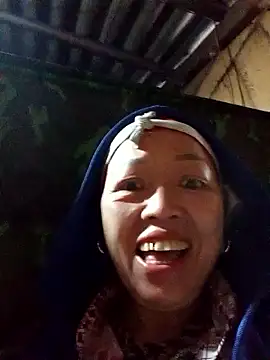 Snapshot of Agnes-baby chatting on 03/05/26, 11:56 Agnes-baby online show from 03/05/26, 11:56