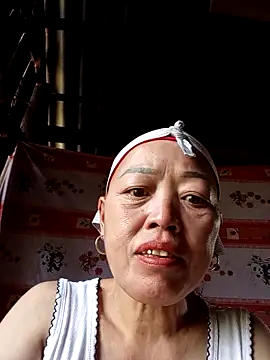 Snapshot of Agnes-baby chatting on 03/31/26, 03:19 Agnes-baby online show from 03/31/26, 03:19