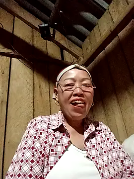 Snapshot of Agnes-baby chatting on 04/01/26, 01:41 Agnes-baby online show from 04/01/26, 01:41
