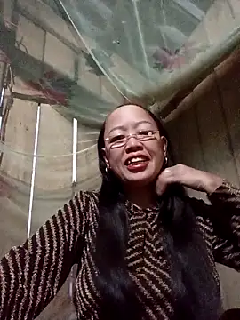 Snapshot of Agnes-baby chatting on 04/11/26, 10:36 Agnes-baby online show from 04/11/26, 10:36