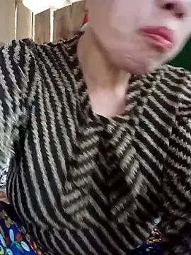 Snapshot of Agnes-baby chatting on 04/15/26, 08:10 Agnes-baby online show from 04/15/26, 08:10