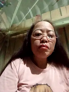 Snapshot of Agnes-baby chatting on 04/16/26, 10:12 Agnes-baby online show from 04/16/26, 10:12