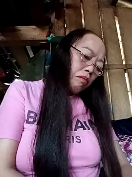 Snapshot of Agnes-baby chatting on 04/21/26, 01:42 Agnes-baby online show from 04/21/26, 01:42