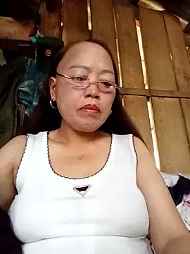 Snapshot of Agnes-baby chatting on 04/22/26, 02:58 Agnes-baby online show from 04/22/26, 02:58