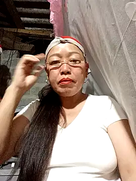 Snapshot of Agnes-baby chatting on 05/11/26, 03:18 Agnes-baby online show from 05/11/26, 03:18
