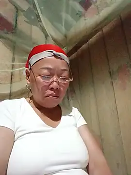 Snapshot of Agnes-baby chatting on 05/23/26, 01:26 Agnes-baby online show from 05/23/26, 01:26