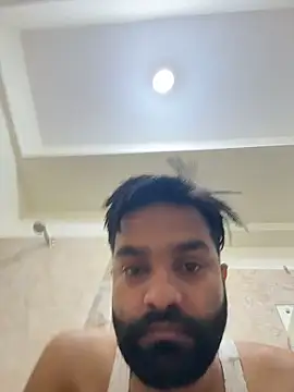 Snapshot of Rahil_94 chatting on 05/30/26, 06:49 Rahil 94 online show from 05/30/26, 06:49