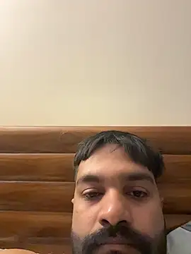 Snapshot of Rahil_94 chatting on 06/20/26, 03:37 Rahil 94 online show from 06/20/26, 03:37
