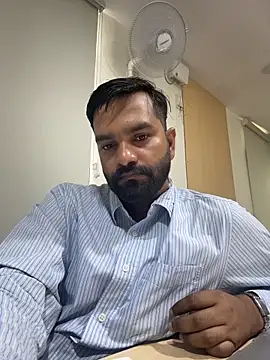 Snapshot of Rahil_94 chatting on 06/22/26, 04:20 Rahil 94 online show from 06/22/26, 04:20