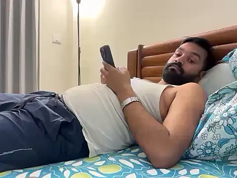 Snapshot of Rahil_94 chatting on 06/23/26, 04:16 Rahil 94 online show from 06/23/26, 04:16