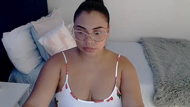 Snapshot of isabelateran chatting on 03/18/26, 06:22 isabelateran online show from 03/18/26, 06:22