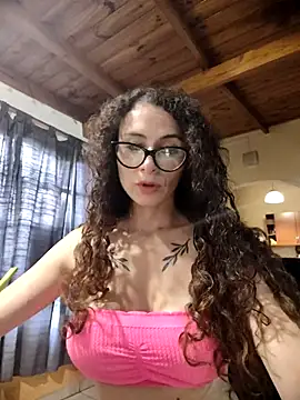 Snapshot of Nanucurlyxx chatting on 04/24/26, 08:44 Nanucurlyxx online show from 04/24/26, 08:44