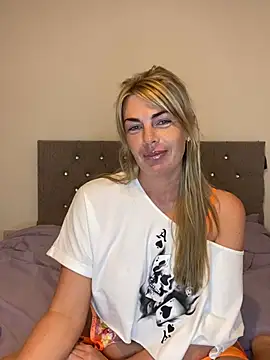 Snapshot of Scarlett_the_girlnextdoor chatting on 05/11/26, 08:17 Scarlett the girlnextdoor online show from 05/11/26, 08:17