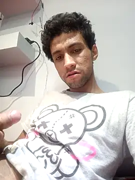 Snapshot of AlejandreBy chatting on 02/15/26, 10:06 AlejandreBy online show from 02/15/26, 10:06