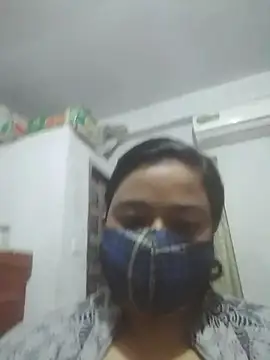 Snapshot of momo_loves chatting on 02/19/26, 05:53 momo loves online show from 02/19/26, 05:53