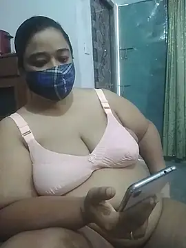 Snapshot of momo_loves chatting on 04/12/26, 03:22 momo loves online show from 04/12/26, 03:22