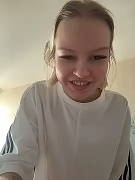 Snapshot of AshleyMur chatting on 04/17/26, 05:54 AshleyMur online show from 04/17/26, 05:54
