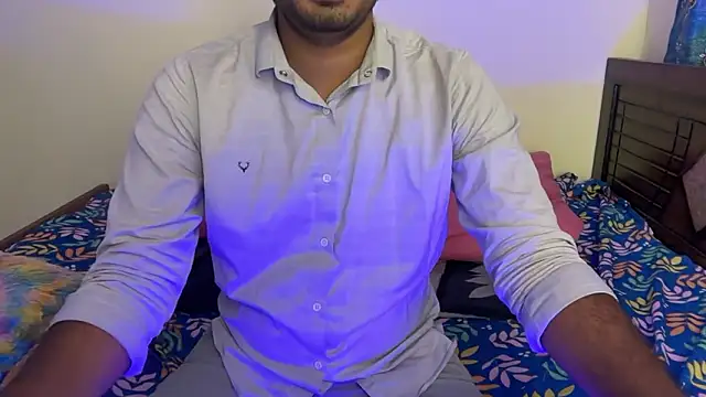 Snapshot of Ruthless_guyy chatting on 03/18/26, 04:32 Ruthless guyy online show from 03/18/26, 04:32