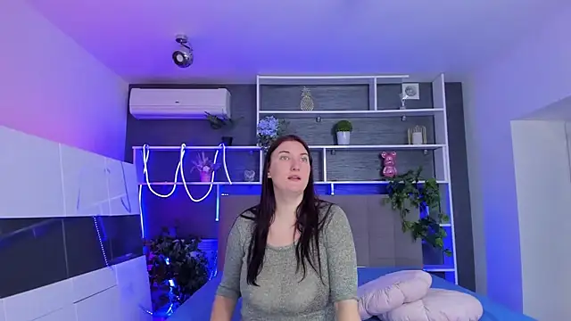 StephieRousee online show from 04/27/26, 05:16