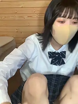 Snapshot of minami_room chatting on 04/12/26, 05:45 minami room online show from 04/12/26, 05:45