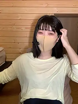 Snapshot of minami_room chatting on 04/17/26, 12:52 minami room online show from 04/17/26, 12:52