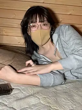Snapshot of minami_room chatting on 04/22/26, 12:28 minami room online show from 04/22/26, 12:28