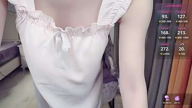 Snapshot of NolanMia chatting on 04/16/26, 11:18 NolanMia online show from 04/16/26, 11:18