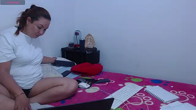 Snapshot of AuraFuego chatting on 05/12/26, 11:46 AuraFuego online show from 05/12/26, 11:46