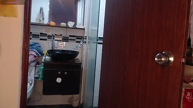 Snapshot of AuraFuego chatting on 05/23/26, 12:31 AuraFuego online show from 05/23/26, 12:31