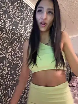Snapshot of Evelin199 chatting on 04/18/26, 07:58 Evelin199 online show from 04/18/26, 07:58