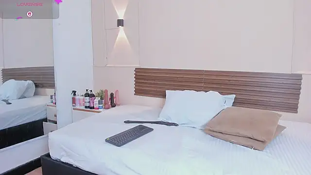 mia gold  online show from 06/27/26, 02:34