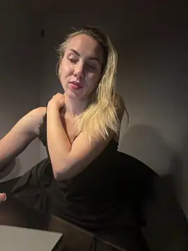 ElenaWhitmore online show from 06/12/26, 10:30