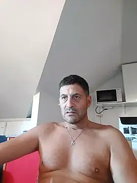 Snapshot of colosone chatting on 09/19/25, 01:23 colosone online show from 09/19/25, 01:23