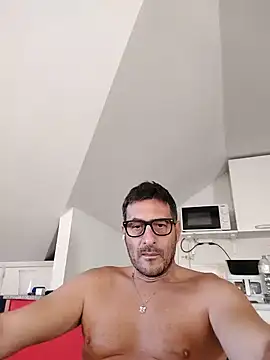 Snapshot of colosone chatting on 09/26/25, 05:33 colosone online show from 09/26/25, 05:33