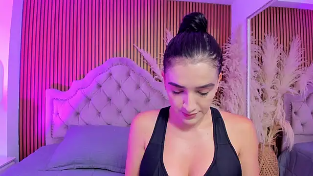 Snapshot of Violett_hott_ chatting on 03/04/26, 12:22 Violett hott online show from 03/04/26, 12:22