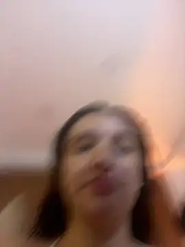 Snapshot of Violett_hott_ chatting on 05/22/26, 01:06 Violett hott online show from 05/22/26, 01:06