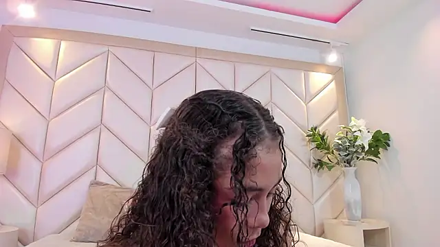 Snapshot of CamilaCastillo chatting on 03/11/26, 07:42 CamilaCastillo online show from 03/11/26, 07:42