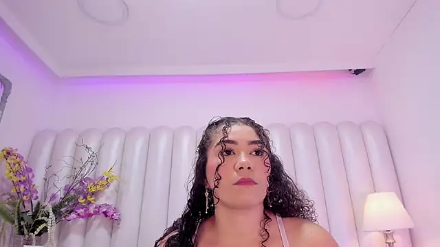 Snapshot of CamilaCastillo chatting on 06/10/26, 07:46 CamilaCastillo online show from 06/10/26, 07:46